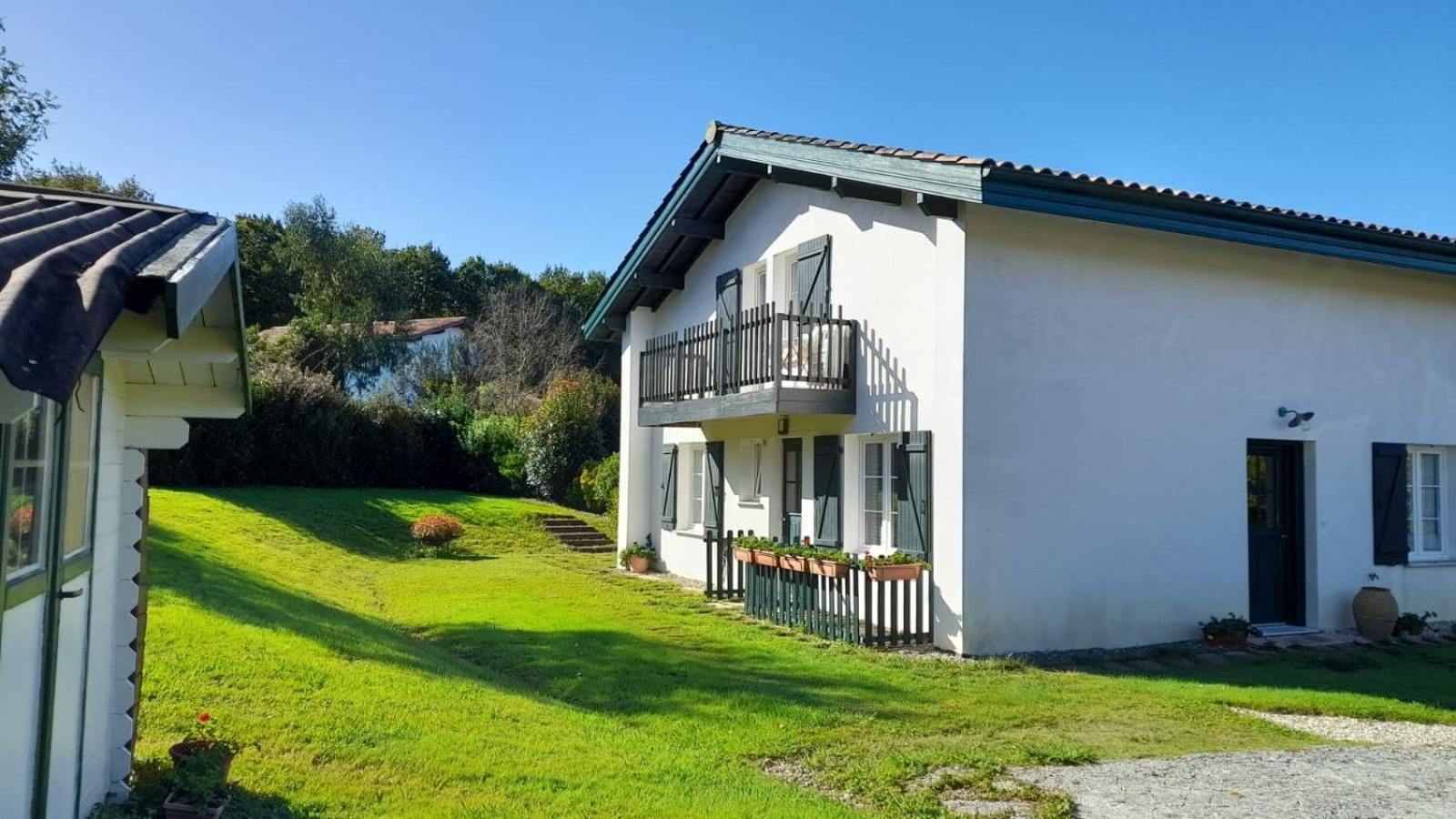 Maison Ihi-Toki - Apartamento Planta Baja T2 40M2 - Apartamento Planta Alta T3 54M2 Saint-Pée-sur-Nivelle Εξωτερικό φωτογραφία